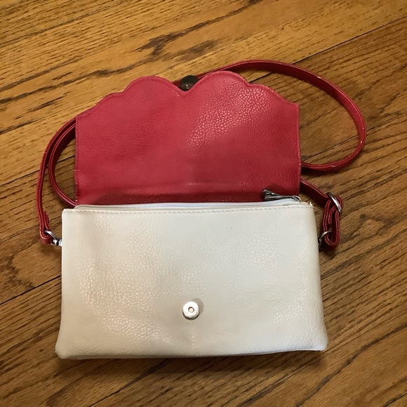 Espe white/red scalloped front purse - Picture 2 of 9